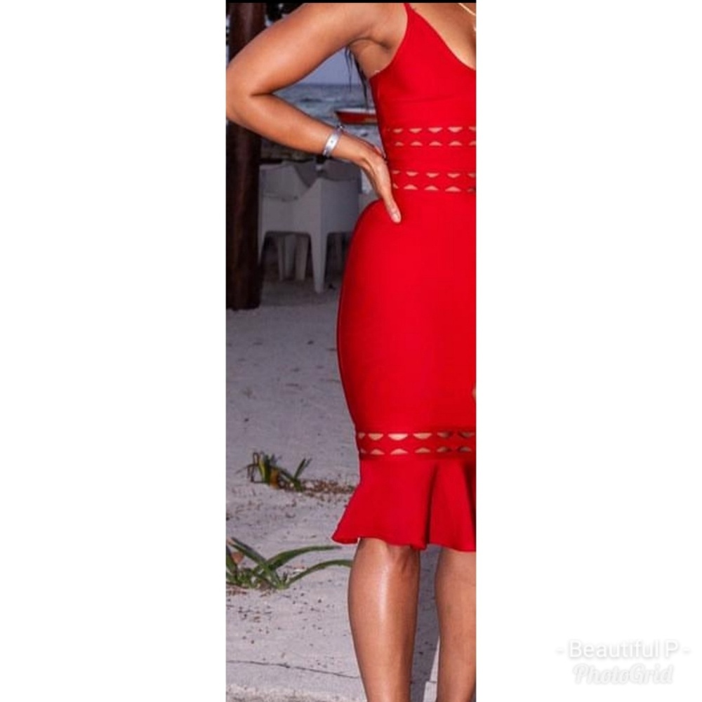 Red bodycon dress